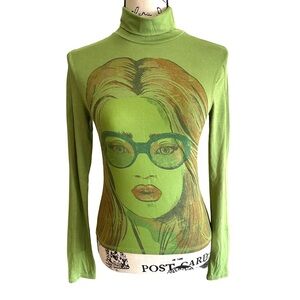UO Green Graphic GielTurtleneck Top